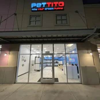 Pettito store entrance